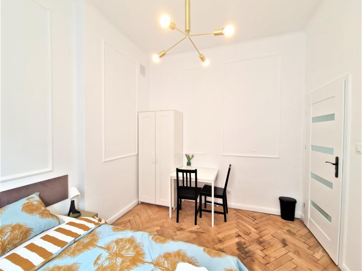 J&W Apartments Swietojanska Rooms Warschau Exterior foto
