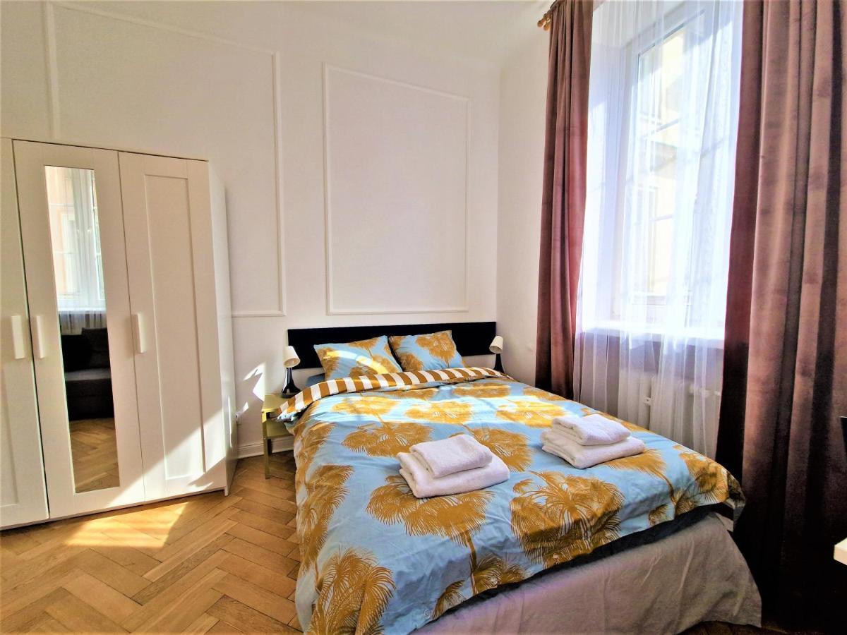 J&W Apartments Swietojanska Rooms Warschau Exterior foto