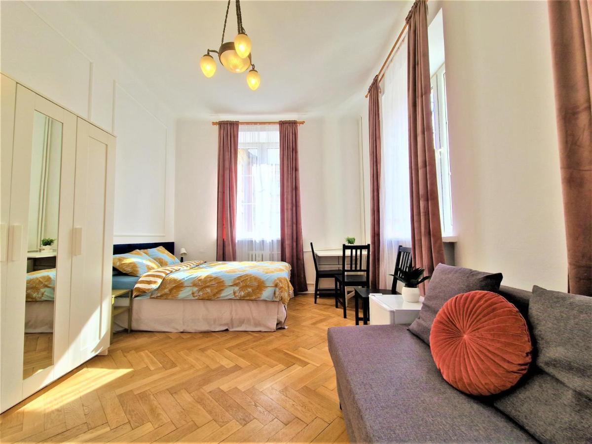 J&W Apartments Swietojanska Rooms Warschau Exterior foto