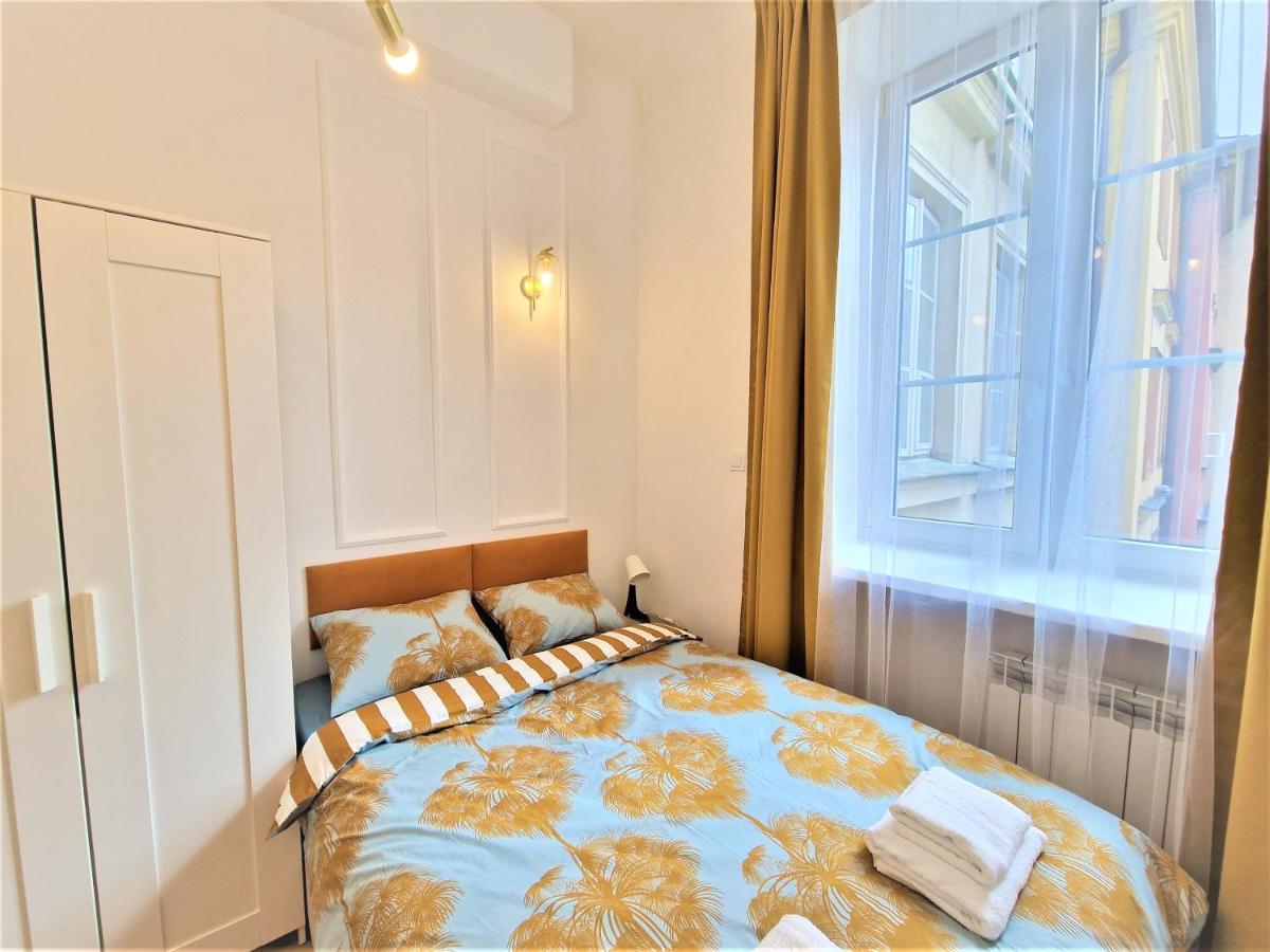 J&W Apartments Swietojanska Rooms Warschau Exterior foto