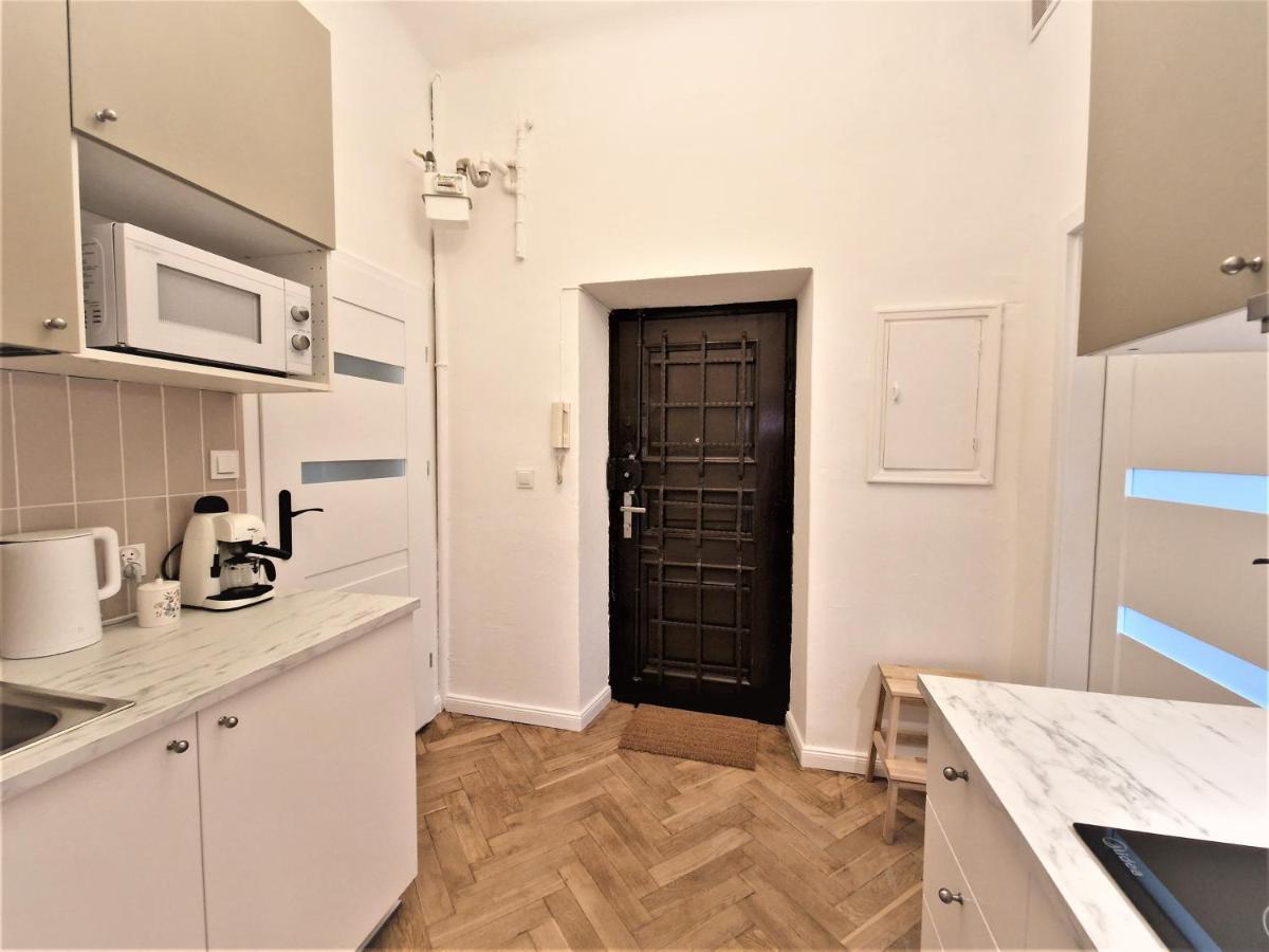 J&W Apartments Swietojanska Rooms Warschau Exterior foto