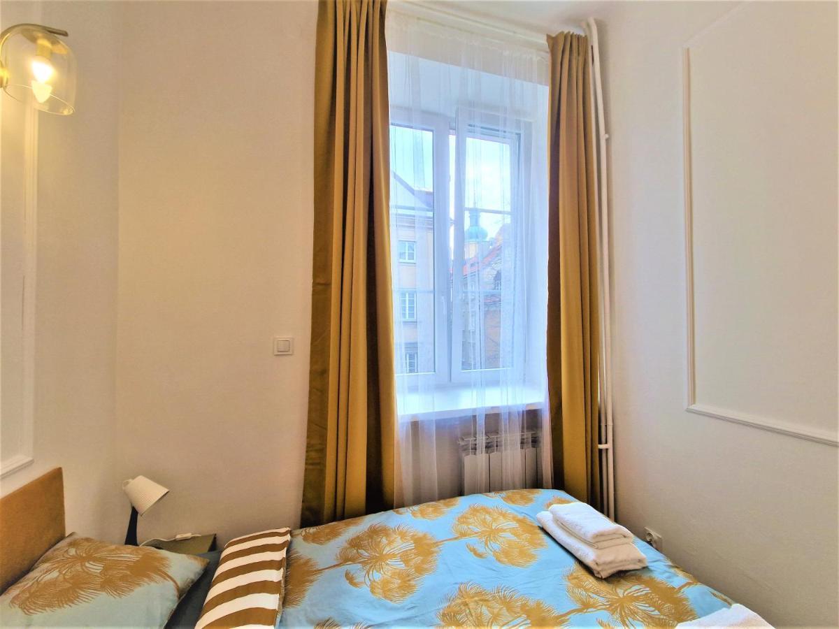 J&W Apartments Swietojanska Rooms Warschau Exterior foto