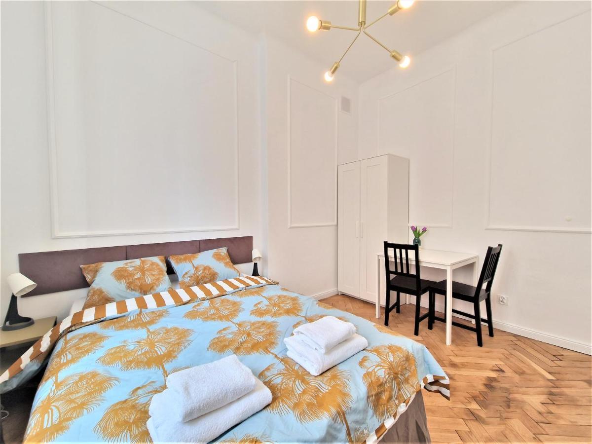 J&W Apartments Swietojanska Rooms Warschau Exterior foto